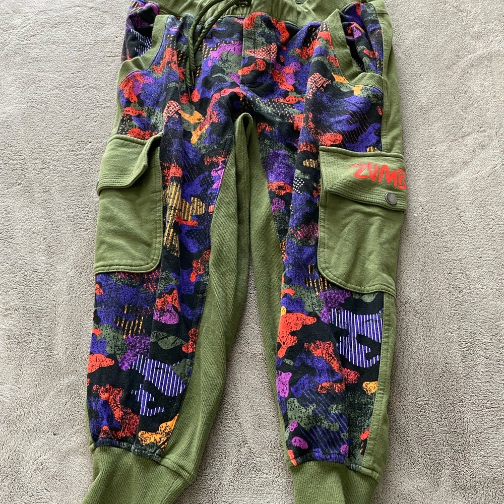 Zumba Cargo Capris Size XS